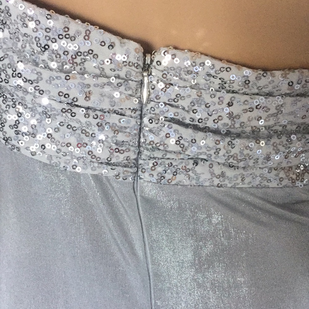 Sleeveless Sequined Long Dress 👗 - Picture 7 of 8